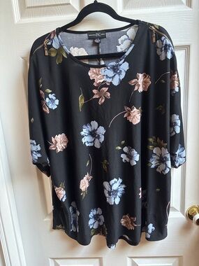 INC International Concepts Black Floral Zip-Shoulder Scoop Neck Tunic